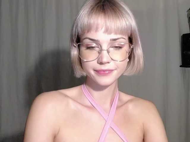 Fotografije lexieSpicy Sweet and yet dang naughty ;) #innocentface #sweet #petite #glasses #fetish #natural #shorthair #domina #teaser #cfmn #joi #cei #cbt #sph #cucktraining