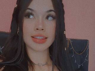 Erotski video chat Lili-James