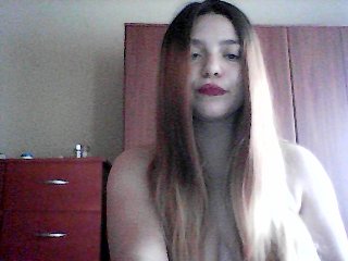 Fotografije Lilith2000 ass show 10 tk, show boobs 5 tk, nude body 15 tk, twerking 20 tk merry christmas babies