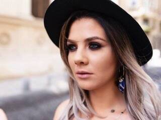 Erotski video chat LinaCate