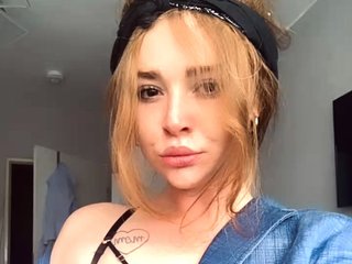 Erotski video chat Littleslave1