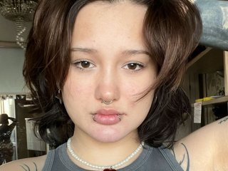 Erotski video chat littlewetgirl