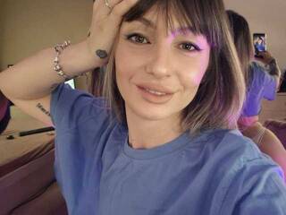 Erotski video chat LolaxCute