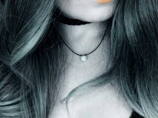 Erotski video chat 1Girl-1Fist