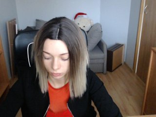 Fotografije LucySmith spank ass 20 tok, kiss 10 tok, naked tits 50 tok,all naked and masturbate -->priv chat