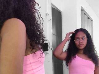 Erotski video chat Luna-horny-1