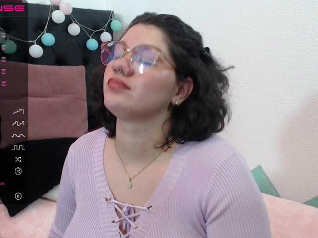 Fotografije Angijackson_ @remain for make my week happyI really like to see you on camera and see how you enjoy it for me, I want to see how your cum comes out for meMake me feel like a queen and you will be my kingFav vibs 44, 88 and 111 Make me squirt rigth now for 654 tkn
