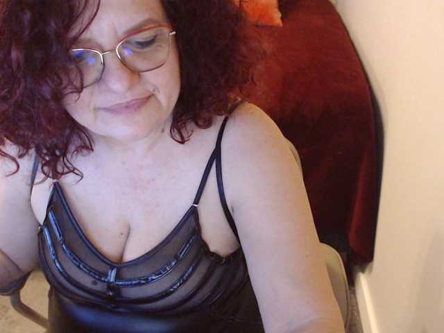 Fotografije maggiemilff68 #mistress #mommy #roleplay #squirt #cei #joi #sph - every flash 50 tok - masturbate and multisquirt 450- one tip