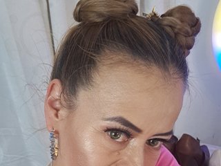 Erotski video chat MAGHENTA