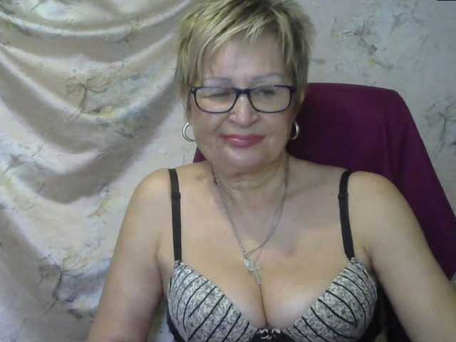 Fotografije MatureLissa Who wants to see mature pussy ? pls for @total English and German