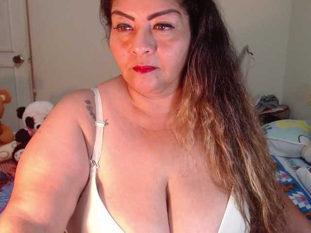 Fotografije Maturextgreat #bbw #bigbelly #bigboobs #bigass #grandma #milf #gilf #latina @total 600 @sofar 600 @remain 0