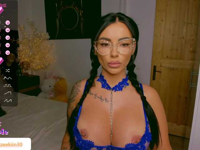 Fotografije Mazeekiin30 Hey lovers, I feel naughty today, jump in XX #new #bigboobs #lovense #squirt #bigass