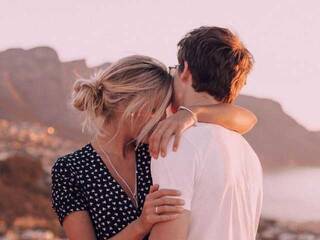 Erotski video chat MeowCandy