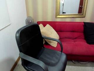 Erotski video chat MerryColin