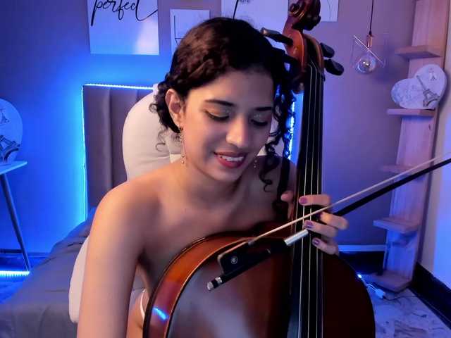 Fotografije MiaCollinns FANBOOST = FINGERING ♥Hi guys I play my cello today, Try to take my concentration with your vibration Remember follow me on my social media.