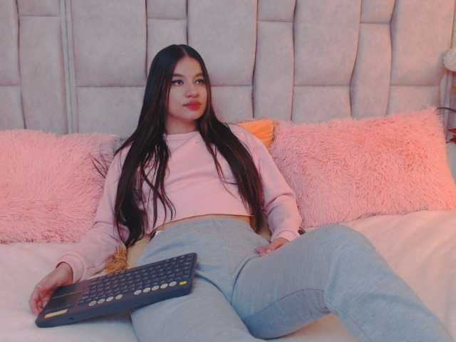 Fotografije MiaDunof1 hi guys i want you to vibrate me .im addicted to feeling , pink toy ready mmm lets fuck me