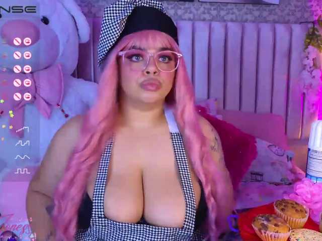 Fotografije Miah-Joness1 ♥Super Sweet Cake lick and Smash ♥ honey let's lick your cake for every 50 tkns ♥ Smash Sweet Cake for 250 tkns ♥ @total @sofar @remain
