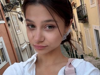 Erotski video chat MiaRouxie