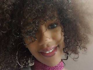 Erotski video chat MoanaFrenchy