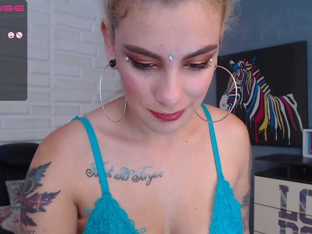 Fotografije MollyReedX ♠ Pin up girl ready to have fun today ♠ ♥♥ Fingering for 120 ♥ Spank my Pussy daddy!!!