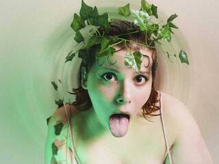 Erotski video chat MONAOFF