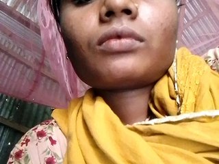 Erotski video chat MONI22-Years-