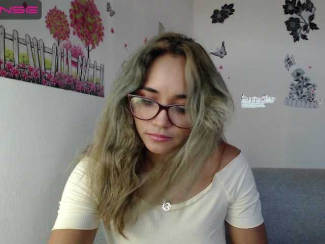 Emitiranje snimki zaslona monica-squirt