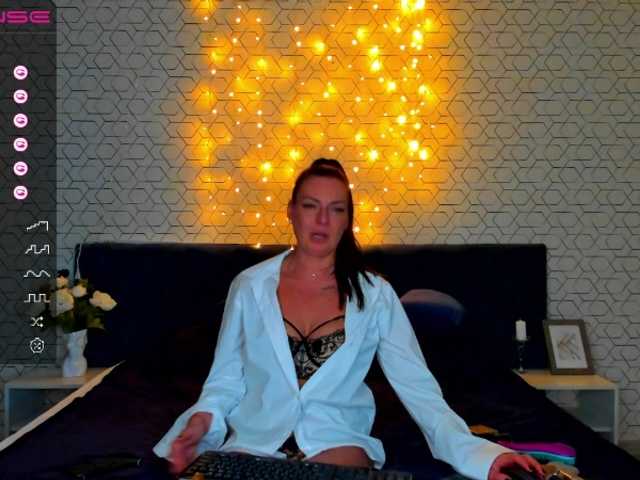 Emitiranje snimki zaslona MonicaGucci