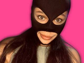 Erotski video chat Nickymask