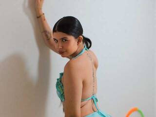 Erotski video chat Nicolane-Palmer1