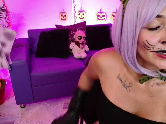 Fotografije nicole-saenz tits out 180 @remain #bigtits #bigclit #pvt dont forget to follow me guys