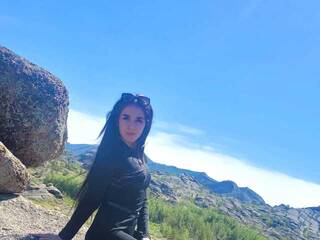 Erotski video chat Nika-Marrkinson