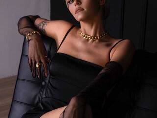 Erotski video chat NikaChase