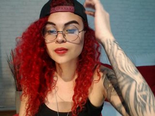Fotografije NikkiLeeX Sexy Red Hair Latina girl is almost burning and waiting for someone who can turn me on with his big a great dick... don't be shy *