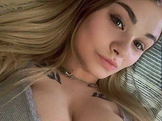 Erotski video chat Nolovekisssme