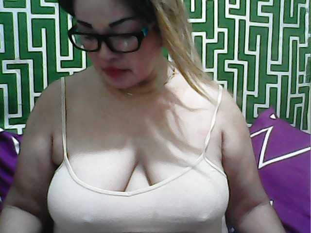 Fotografije Applepie69 hello welcome to my room please help me token boobs 20 plus pussy 30 ass 40 nakec 50 show play pussy 100
