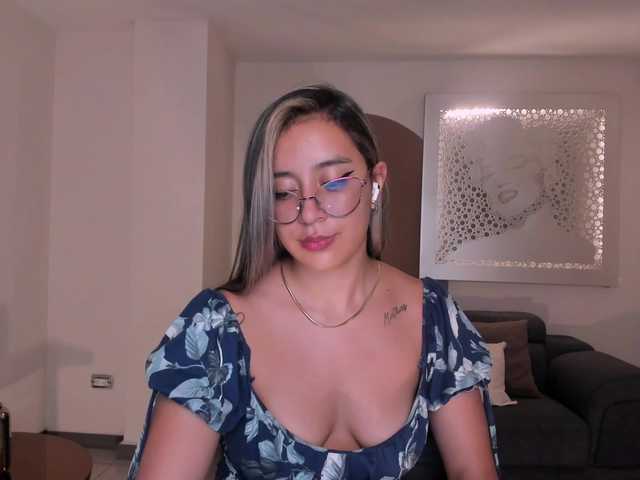 Fotografije OliviaMartin1 ⭐Subtle, elegant and horny, that's me!♥⭐ ♥ IG: oliviamartincm1 ♥ Goal: Deepthorate +Oil ass @remain left ♥