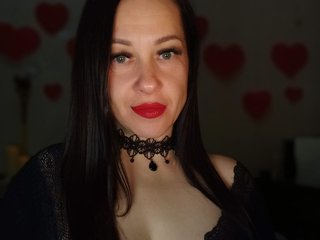 Erotski video chat PetiteBrunieX