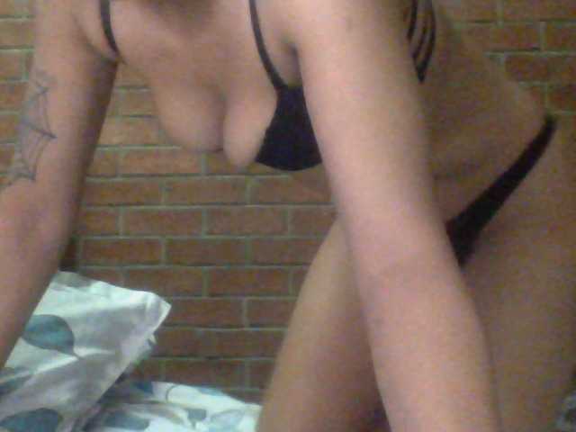 Fotografije Prettythang shower me tkn will go wild for you 2t0 10 tkns moan for 2 sec 10 2 20 2tkns for 5sec 25 to 35tkns for 10 sec twerk 20 tkns pussy fingering 30 tkns gagging 40 tokens