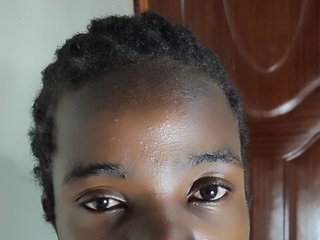 Erotski video chat Queenbee01