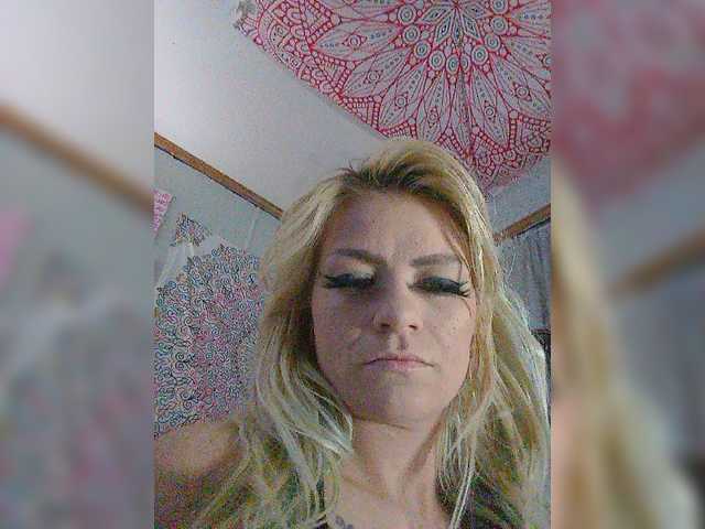 Emitiranje snimki zaslona realchichi