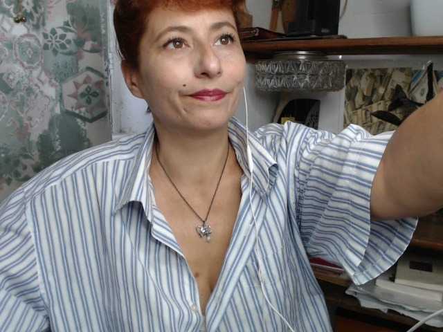 Fotografije Ria777 I love hearing the tinkle of tips!Like me - 20tips or more) like my smale -20tips or more)like my eyes-20tips or more)stand up-30tips or more)open u cam-30tips)