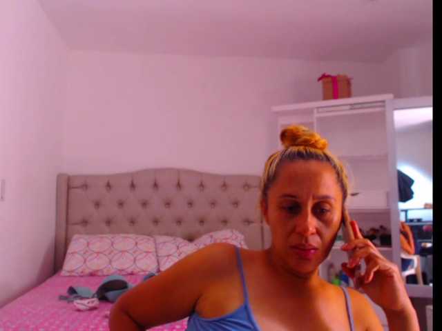 Fotografije RoxanaMilf I want to have 5000 to make an explicit show with the oils, we need 1053 We have 3947 5000 3947 1053