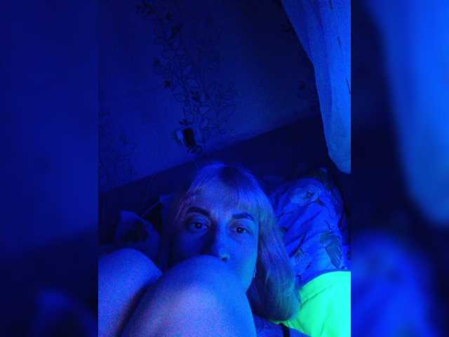 Fotografije RussiaBADGIRL I'm stupid wet bitch from Siberia. I want u to see my wild crazy strong orgasm when I smoking... I like it :) Give me a tokens please, I want you so much!!