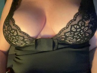 Erotski video chat Sandra-public-boobs
