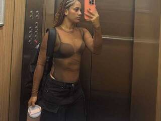 Erotski video chat SeleneRouge