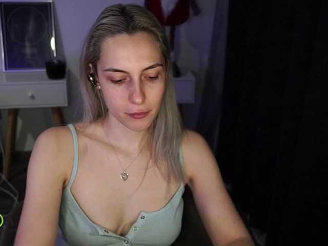 Fotografije sensualTrixie Make my pussy wet, Lush is ON! Tip 23 for Ultra High vibes 3 sec. -Top off- [none] remaining tokens