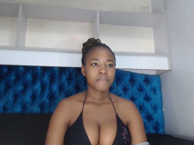 Fotografije SexyAmeena200 hello if you dont find me attractive dont bother staying in my room ,leave before i kick yourself out u guys piz like and follow me .you cant just come in my room and .piz help me pay my tution fee.