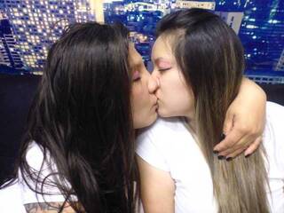 Erotski video chat SOFIA-KARLA