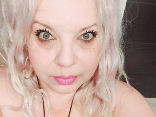 Erotski video chat SonyaHotMilf